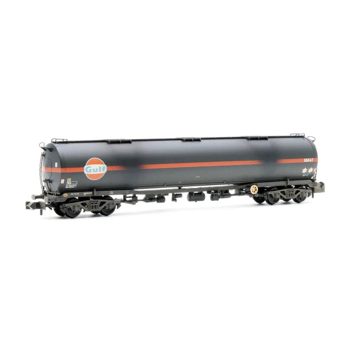 Graham Farish N BR 102T TEA Bogie Tank Wagon 85047 'Gulf' Black Weathered