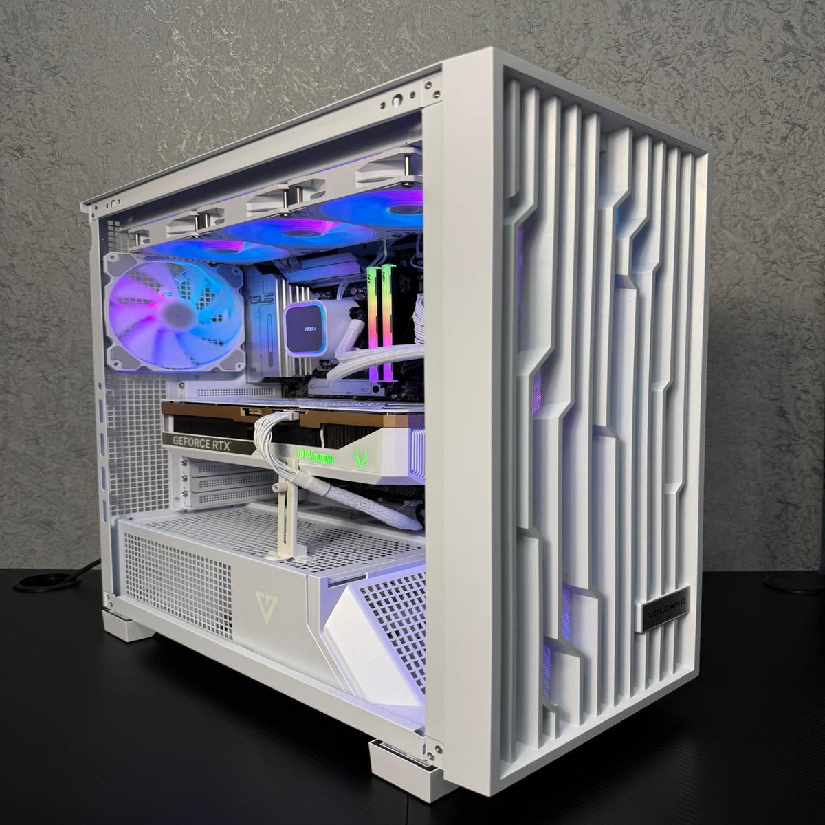 Custom Gaming PC/ i7-14700F/ 32GB DDR5/ 1TB NVMe/ RTX 5070