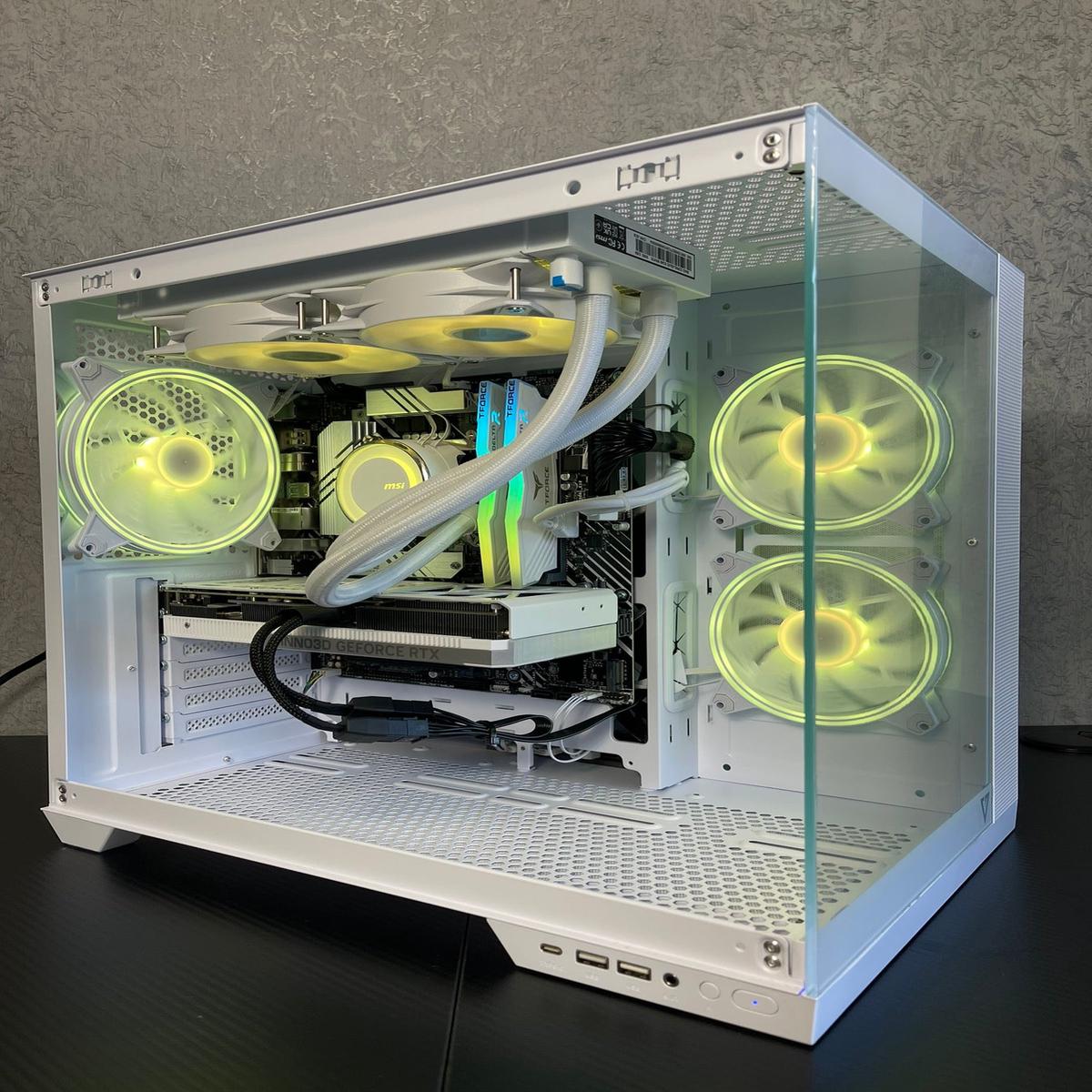Custom Gaming PC/ BTF/ i7-14700KF/ 32GB DDR5/ 1TB SSD NVMe/ RTX 5060