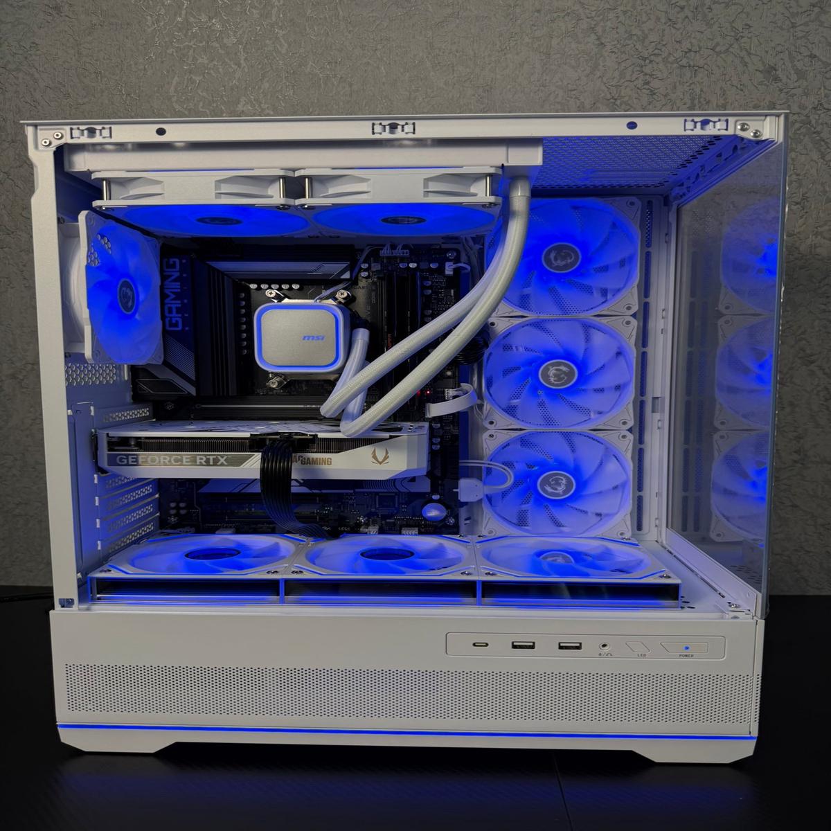 Custom Gaming PC/ Ryzen 7 7700X/ 32GB/ 1TB SSD NVMe/ RX 7800 XT