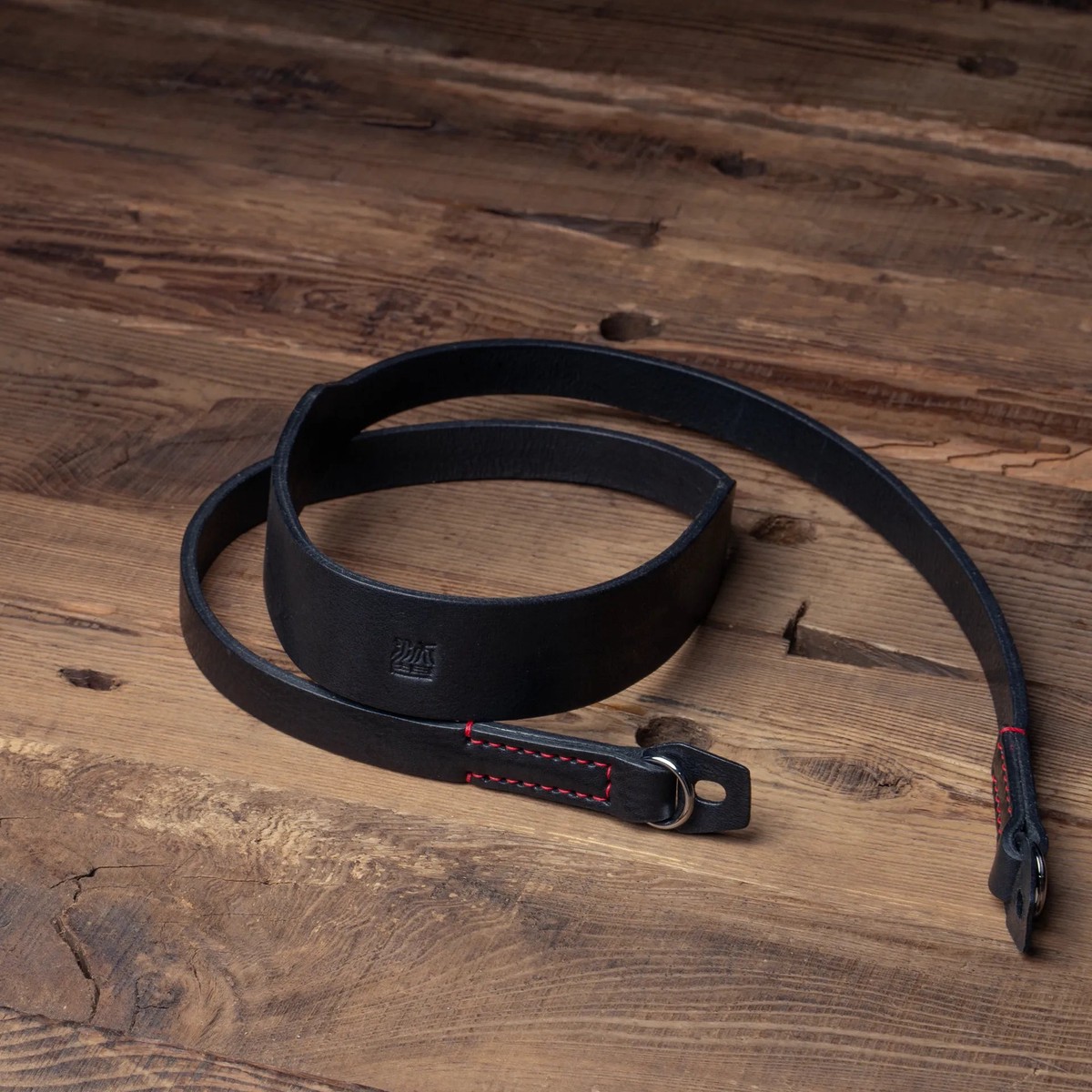 Premium Handcrafted Double-Sided Leather Neck Strap Tapered 002 Classic Black Red