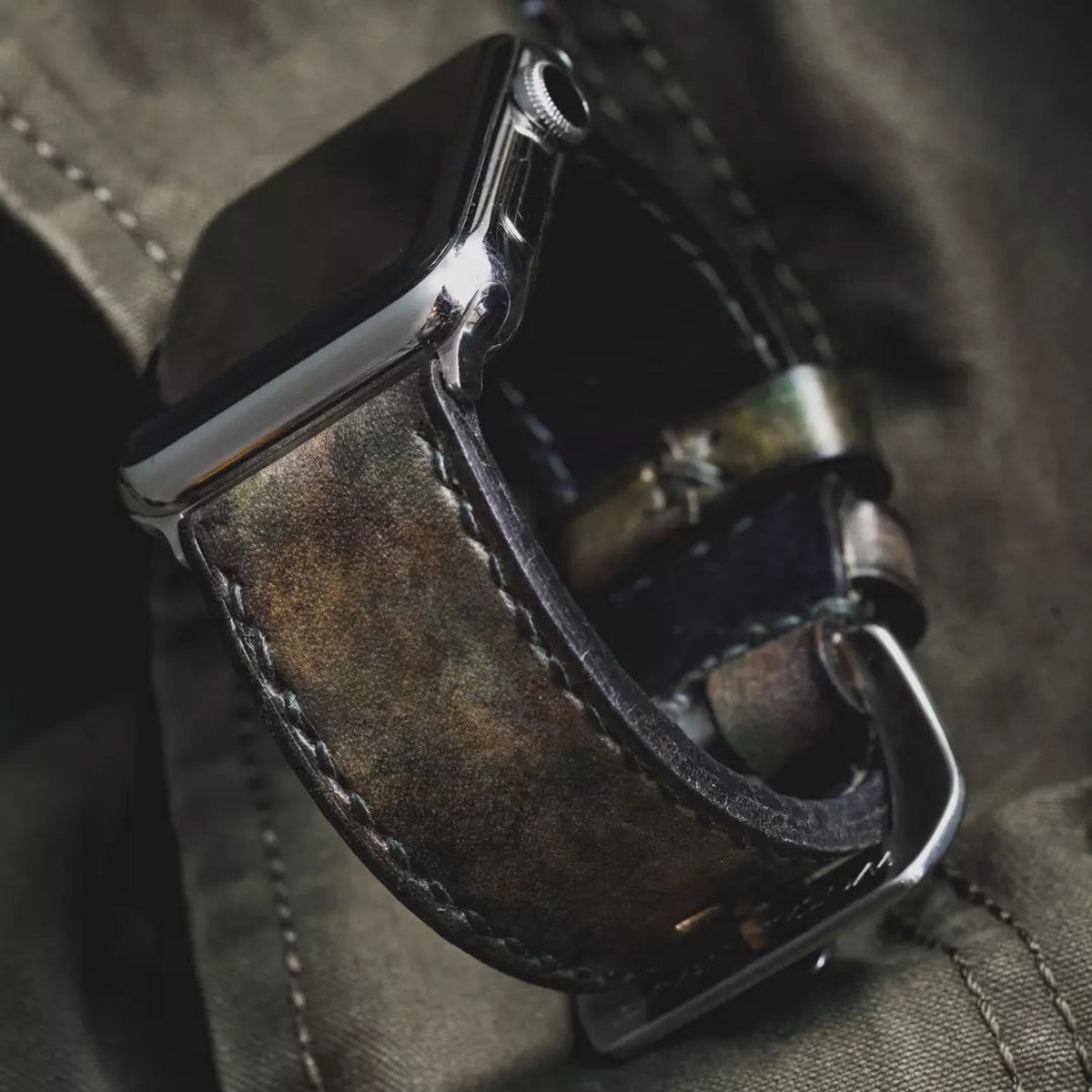 Camoflage Hand-dyed Cowhide leather strap Woodland Camo (For Apple Watch)