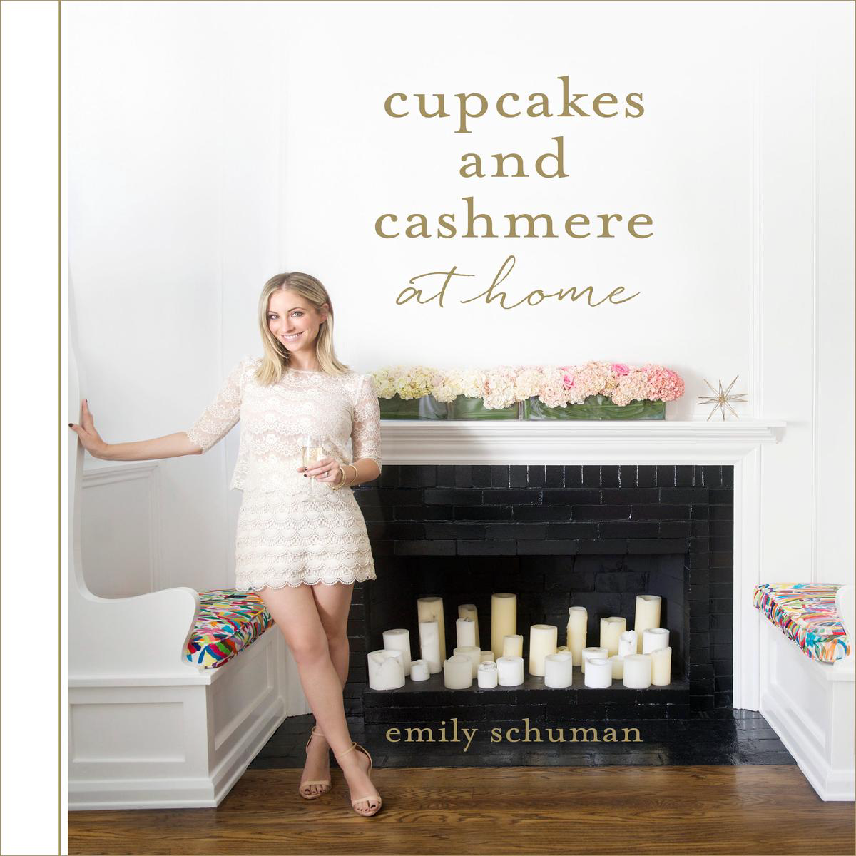Cupcakes and Cashmere at Home (Hardback)