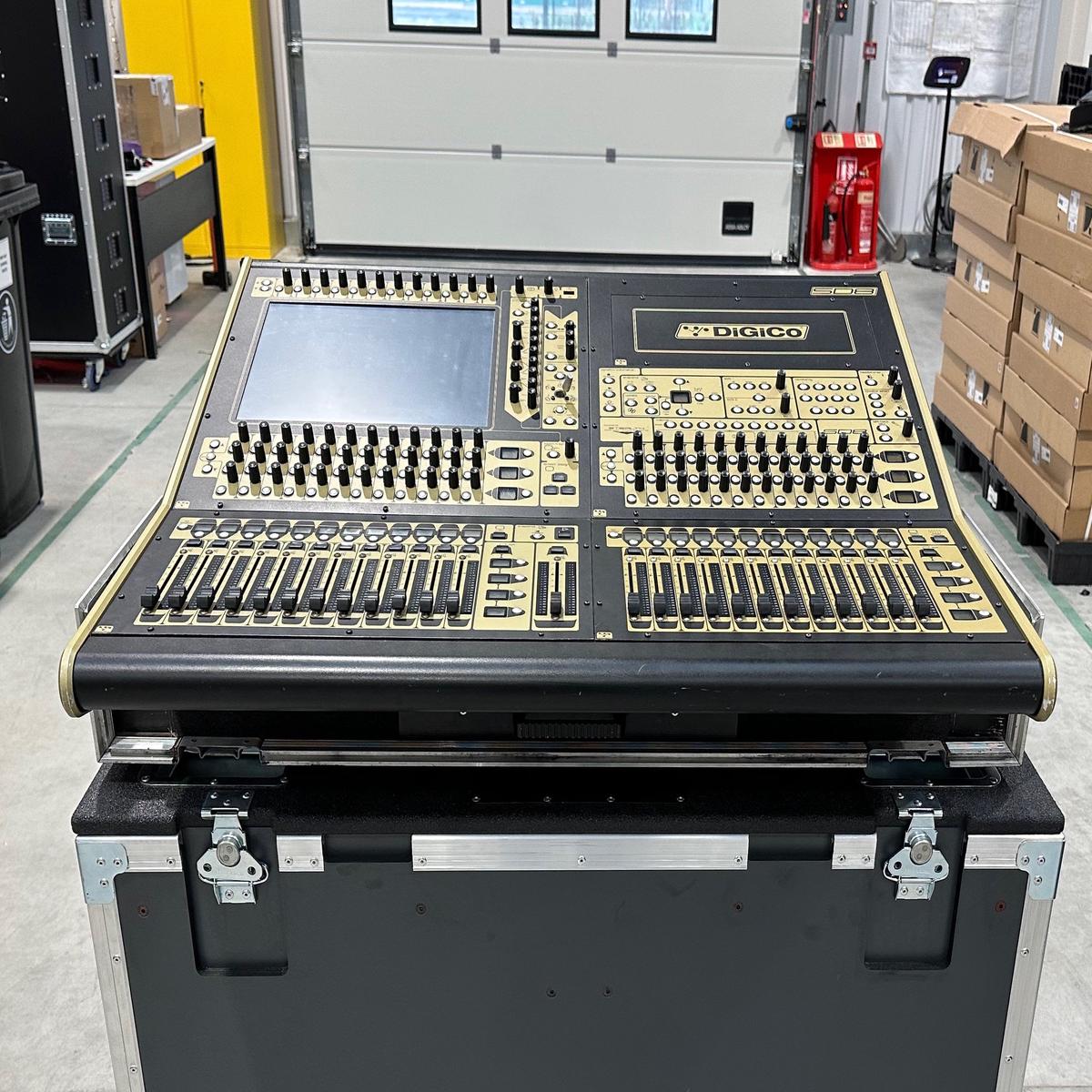 DiGiCo SD8 Used Package